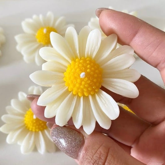 Daisy Candle