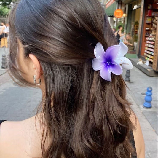 Viral Flower Claw Clip