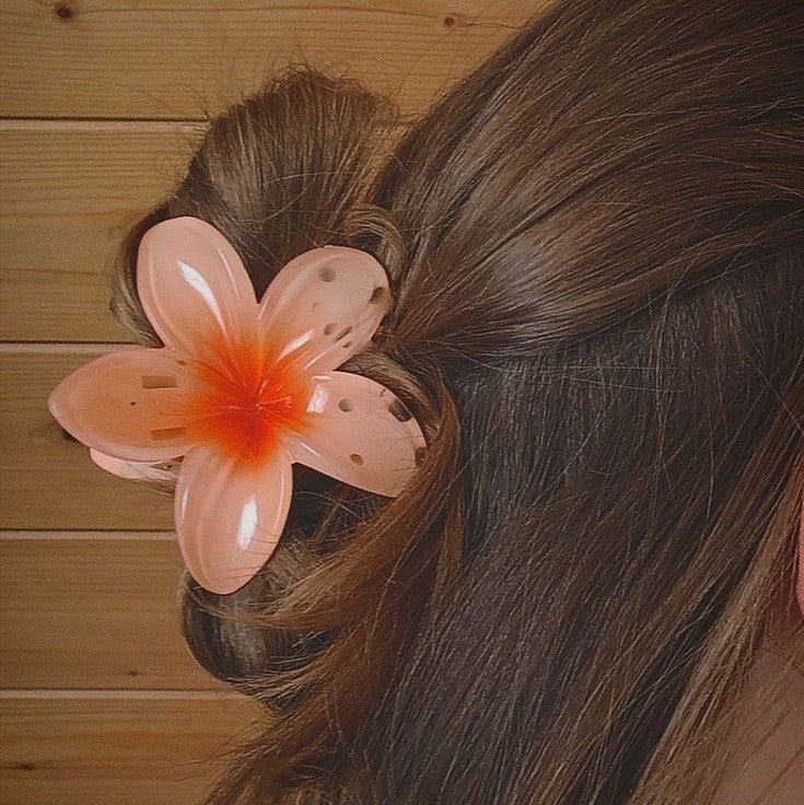 Viral Flower Claw Clip