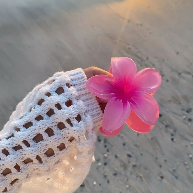 Viral Flower Claw Clip