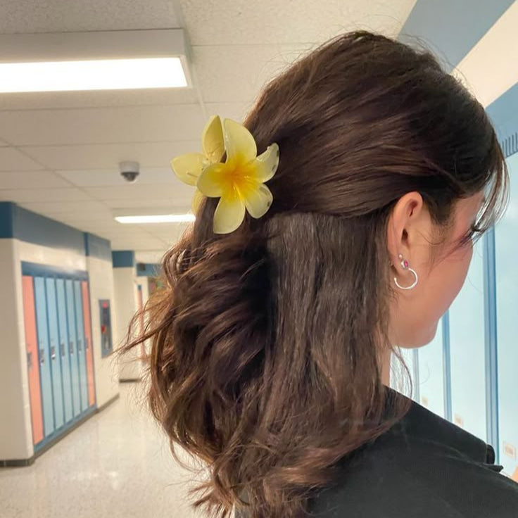 Viral Flower Claw Clip